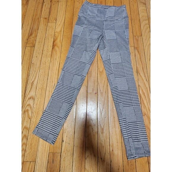 Pants - Women's Black Gray Elastic Pull On Plaid Jeggings Pants